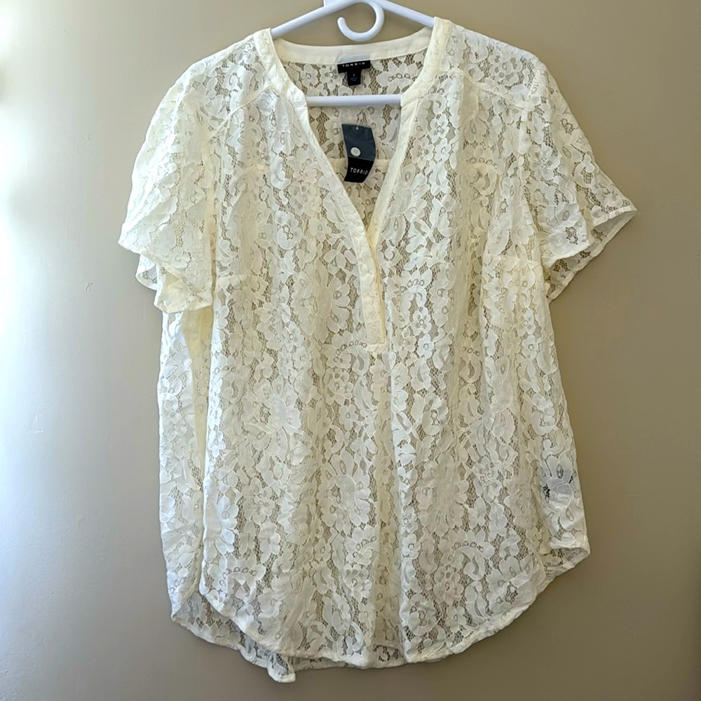 Torrid cream lace top